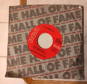 ELVIS PRESLEY Hound Dog on RCA red label rock 45,And Don't Be Cruel,Side 2