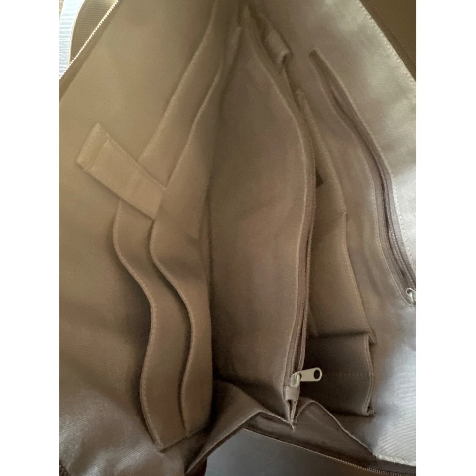 Bolso de Mano Hobo International Negro Nylon para Laptop con Múltiples Compartimentos Foto 4 de 4