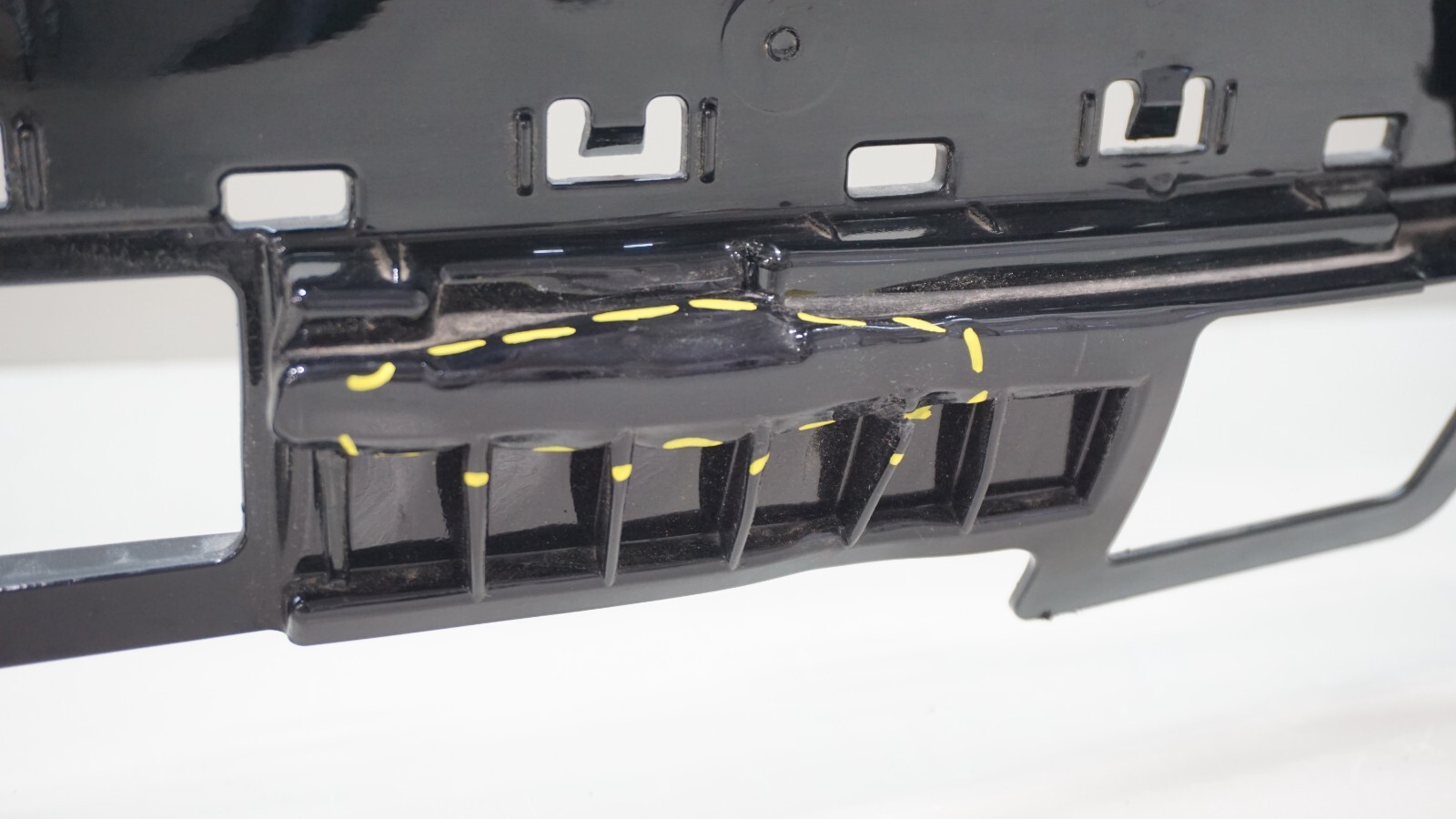 2019-2022 LAMBORGHINI URUS REAR MIDDLE BUMPER COVER PANEL OEM