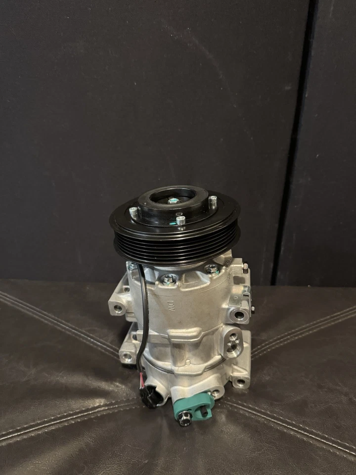 Compresor de aire acondicionado con embrague Kia Rio Hyundai Accent 2012-2017 1,6 L-L4 977011R100 Foto 3 de 4