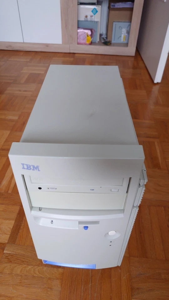 Retro PC IBM PC 300 GL Type 6574, Pentium III, Windows 98, 20 GB HDD, 256 MB RAM - Bild 2 von 4