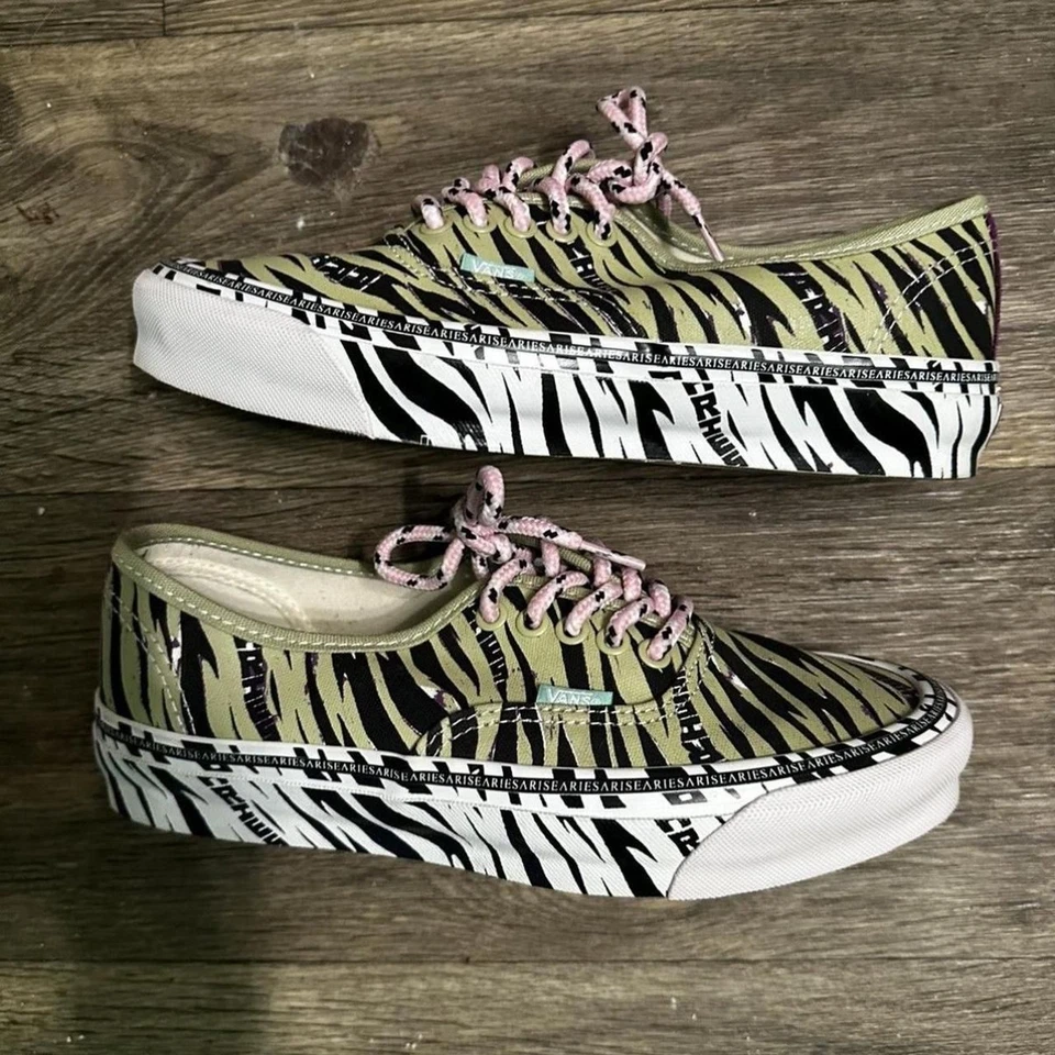 Vans Negro y Verde Edición Aries Zebra OG Talla EE. UU. 8,5 Mujer Foto 2 de 4