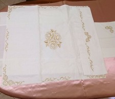 Lenzuolino neonato sotto, sopra cuscino ricamato a mano e copertina carrozzella 