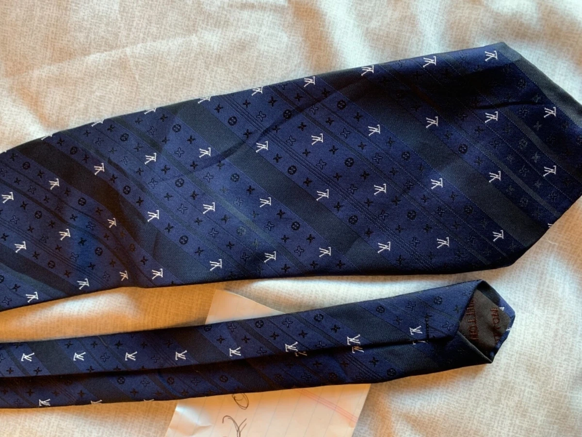 LOUIS VUITTON Silk Designer Dress Shirt Tie LV Logo Navy Blue shoe gold  belt vtg