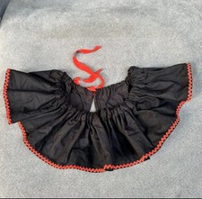 Dark carnival ruffle clown collar black red Gothic Pierrot clown ruff