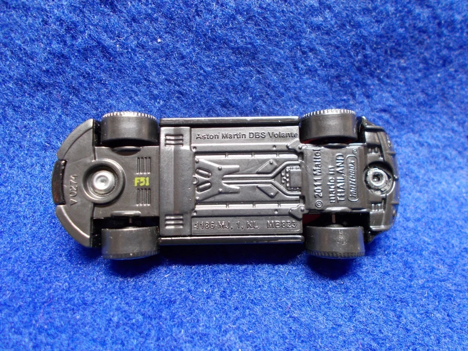 Matchbox Superfast Preto Aston Martin DBS Volante com Rodas Cromadas Multi Raios - Imagem 3 de 3