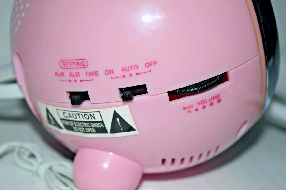 Radio reloj despertador proyección rosa Hello Kitty KT2054 Foto 4 de 4