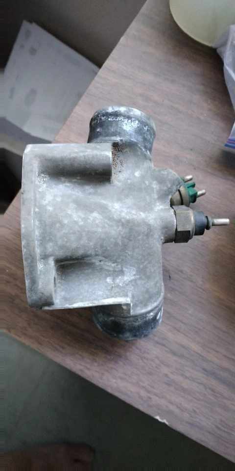 1172012630 CARCASA TERMOSTATO M116 M117 420SEL 560SEC 560SEL 560SL con transmisor de temperatura Foto 4 de 4