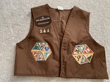 Girls Vintage Brownie Vest W/badges Size Medium Plus (10 1/2- 12 1/2)