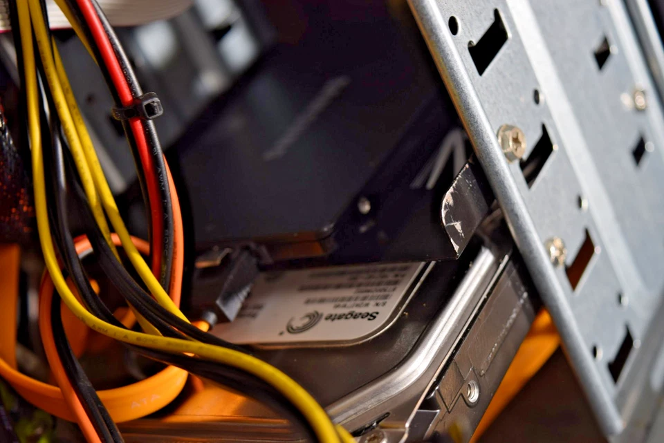 Vintage PC Windows XP/7 Dual Boot Retro Gaming Wifi/Gamepad/BRay - Fully Loaded - Image 4 of 4