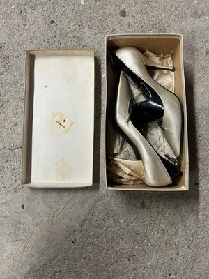 Christian Dior Vintage Pointed-toe Pump Heels with Pink Bows