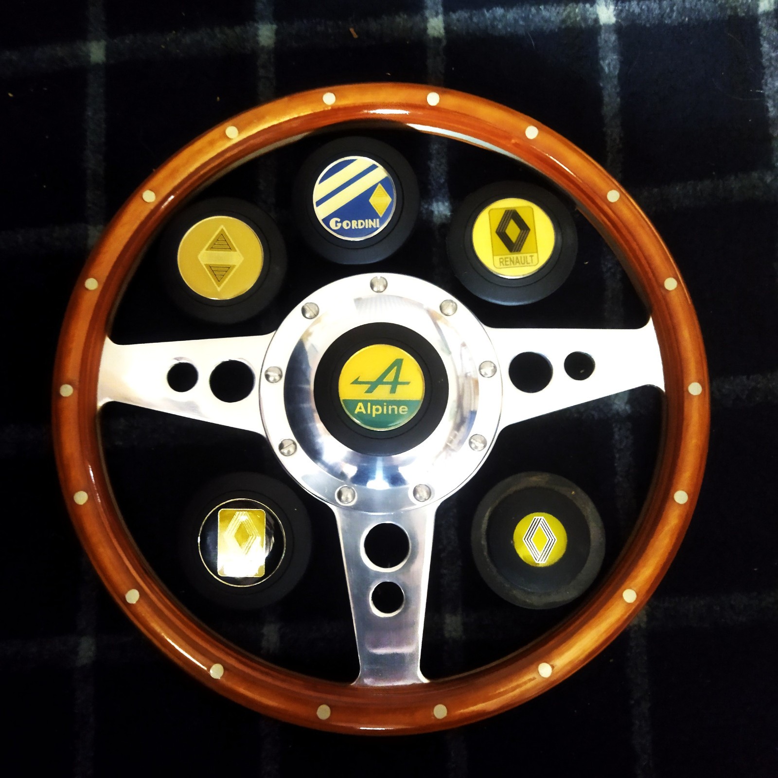 Volant Moto Lita 31cm bois pour restaurer l'intérieur usé d'une Renault
