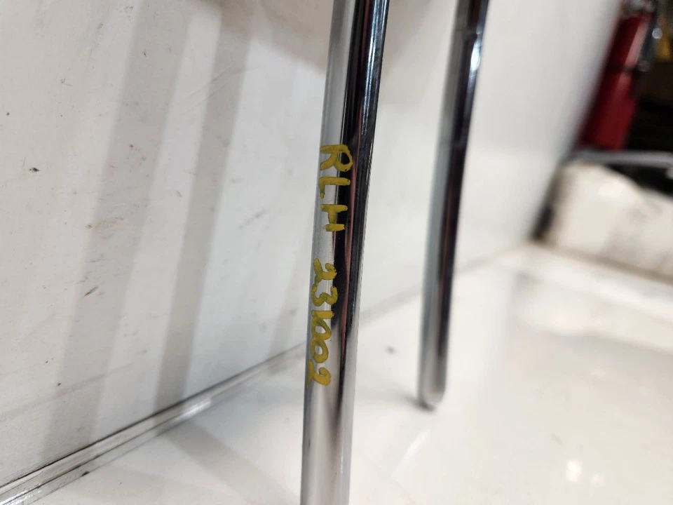 Reposacabezas trasero izquierdo Ford Fiesta 2014 conductores *negro -1D* Foto 4 de 4