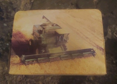 Ertl 1/80 John Deere Combine With Yellow Cab Top #1519 - Picture 4 of 5