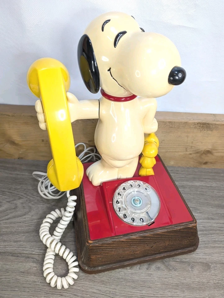 Vintage 1976 SNOOPY & WOODSTOCK Retro Peanuts Rotary Landline Phone - Excellent  - Image 2 of 4