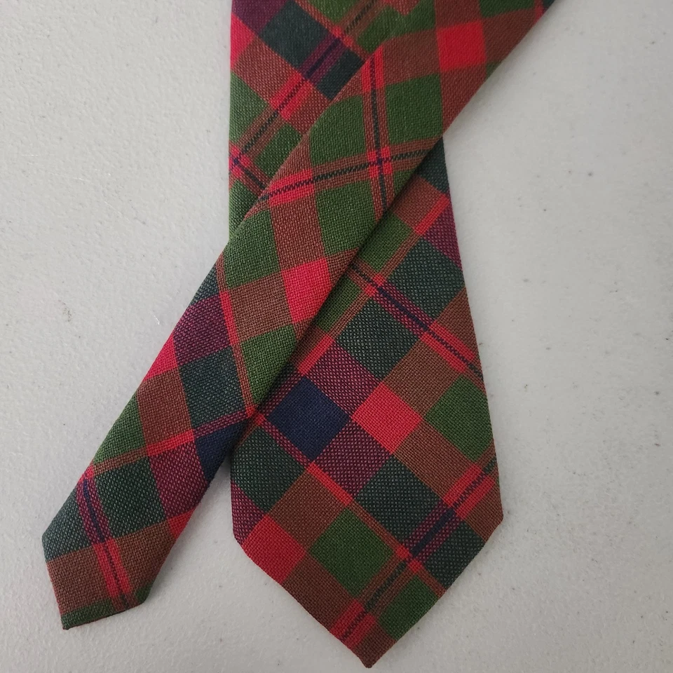 Corbata Vintage Hecha en Escocia 100% Lana Nueva Cuadros Rojo Verde Cuadros Tartán 3"W 57"L Foto 3 de 4