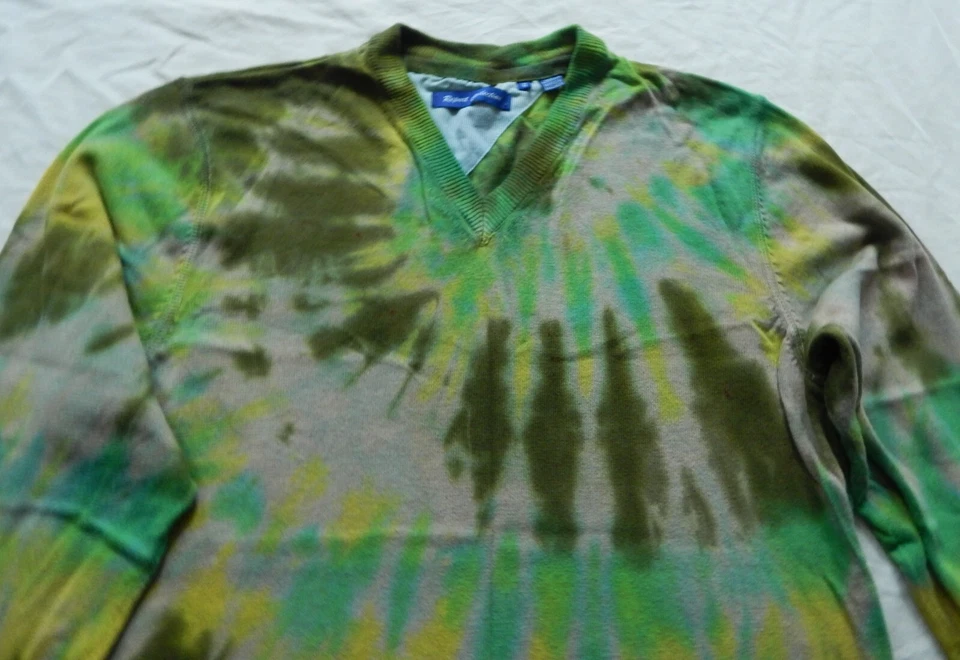 Tie Dye Green Black V-Neck Pullover Sweater - Medium Mens Hand Made Cotton - Image 4 of 4