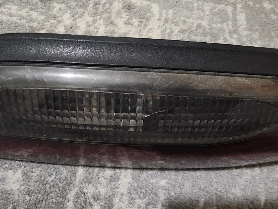 Lanterna traseira 93-96 Chevrolet Camaro Z28 SS LADO DIREITO passageiro 16516864 GM - Imagem 4 de 4