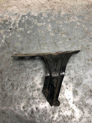 Volkswagen Touran I 2007 Links Halterung Kotflügel 1T0821135BILI APU23619