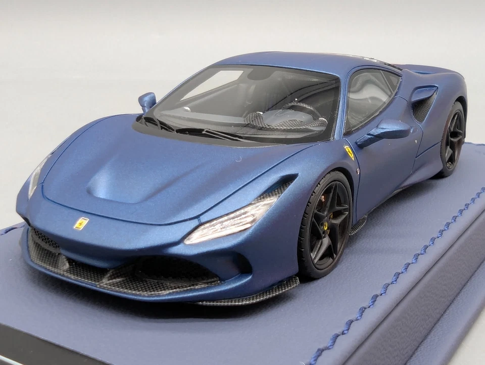 BBR Deluxe CALSITO 1:43 Ferrari F8 Tributo Abu Dhabi Matt Ltd 07/25 pezzi in confezione originale - Immagine 2 di 4
