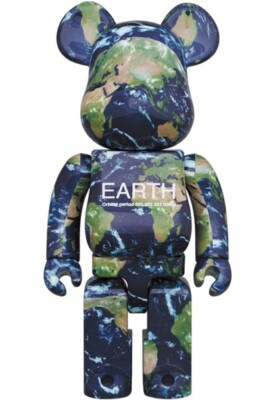 MEDICOM TOY - EARTH BE@RBRICK 100%&400% 新品 MEDICOM TOY EARTH BE@RBRICK 100％ & 400％ Action Figure NASA