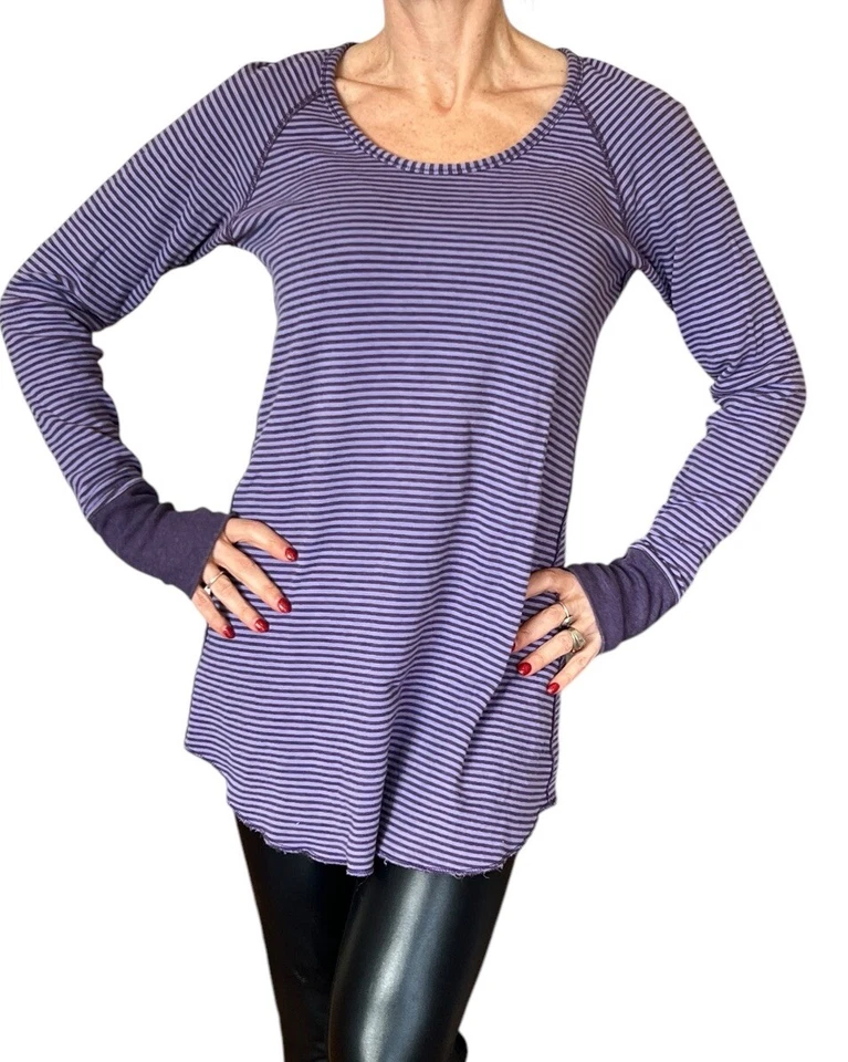 Women's Lululemon Open Your Heart Long Sleeve Reversible Top Purple Stripe M - Image 4 of 4