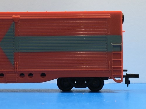 HO Scale "Southern Pacific" 51187 Freight Train Box Car #9 - Picture 4 of 12