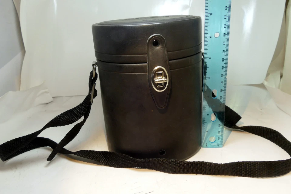 Estuche rígido para lente Nikon CL-74 con correa (para 28-70 mm f2,8D AF-S) 17-35 mm f2,8 ED Foto 4 de 4