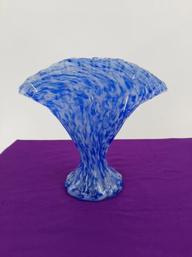 Vintage Fenton Blue Fan Vase Mist Art Glass Vasa Murrhina Fluted Twist