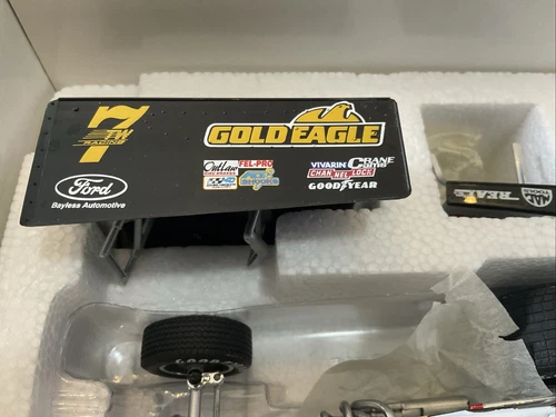 GMP 1997 Jeff Swindell #7TW Gold Eagle Leak 1/25 Scale Sprint Car - Picture 9 of 10