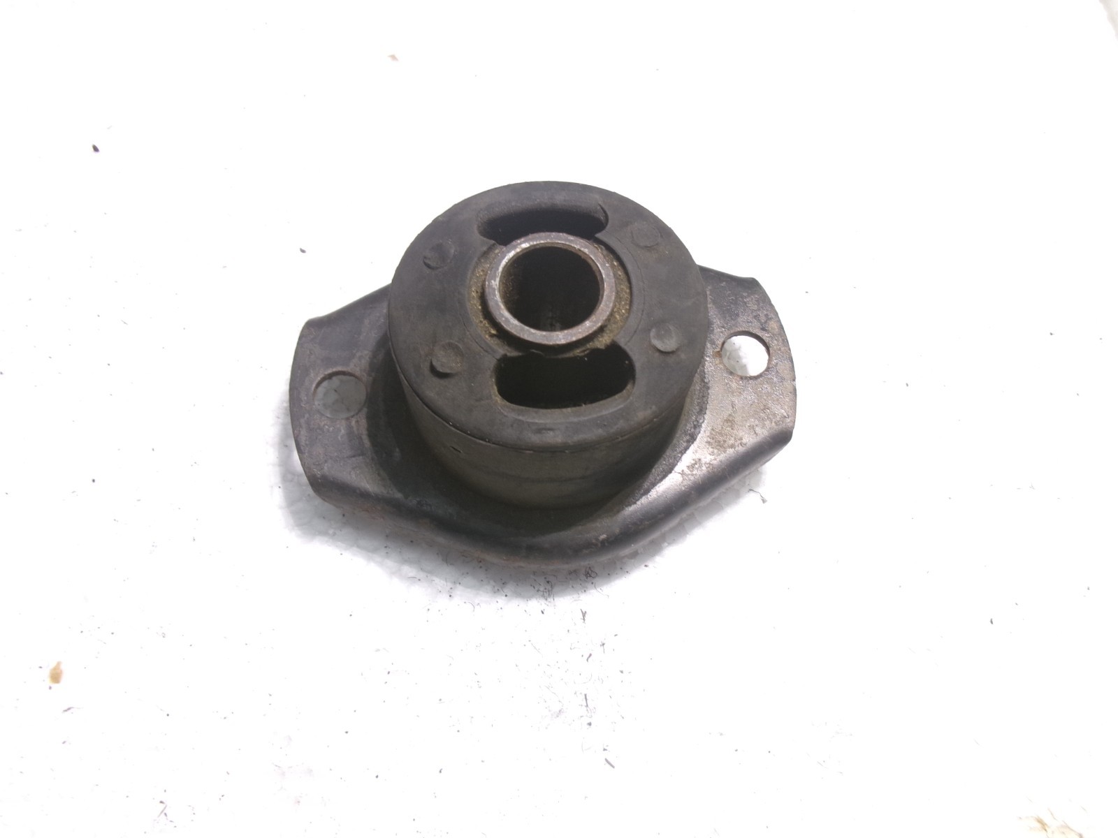 NOS 1981 99 ROLLS ROYCE SILVER SPUR SPUR TURBO DAWN COMPLIANCE MOUNT UR72000