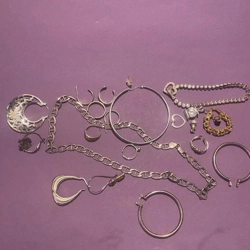 Vintage Costume Jewelry Lot Over 20 Items Various Metal Some Mixed Silver