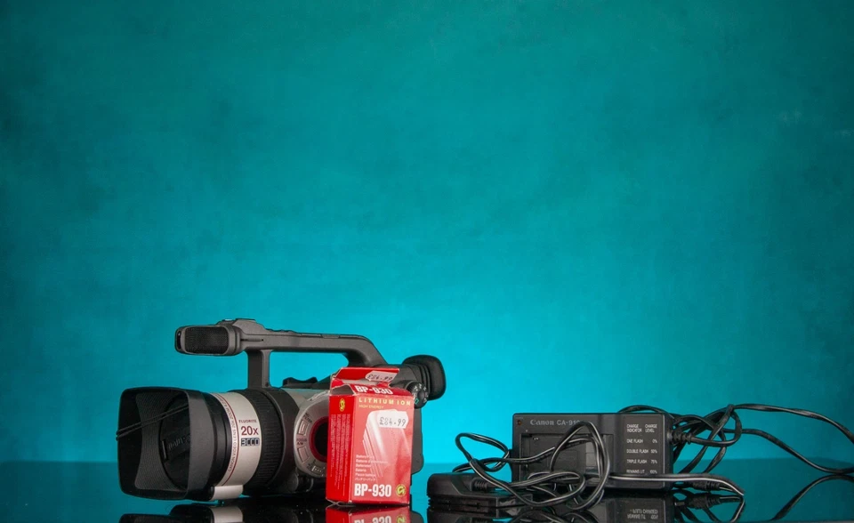 CANON DM-XM1 E 3CCD Camcorder Video Camera Working Charger Two Batteries - Image 2 of 4