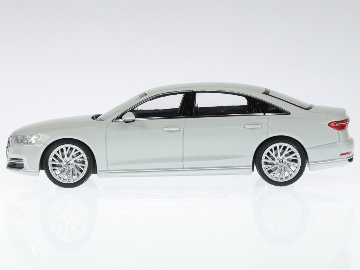 Audi A8 L D5 white diecast model car 1430000000073 iScale 1