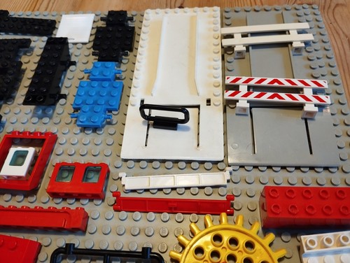 Vintage Lego Train Town Vehicles spare parts 1970s 1980s #2 - Picture 5 of 232