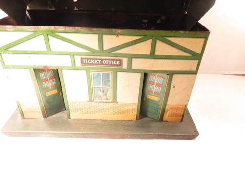 IVES PRE-WAR TRAINS- TINPLATE LITHOGRAPHED RR STATION W/RESTROOMS- 11 X 7"-W20 - Picture 2 of 7