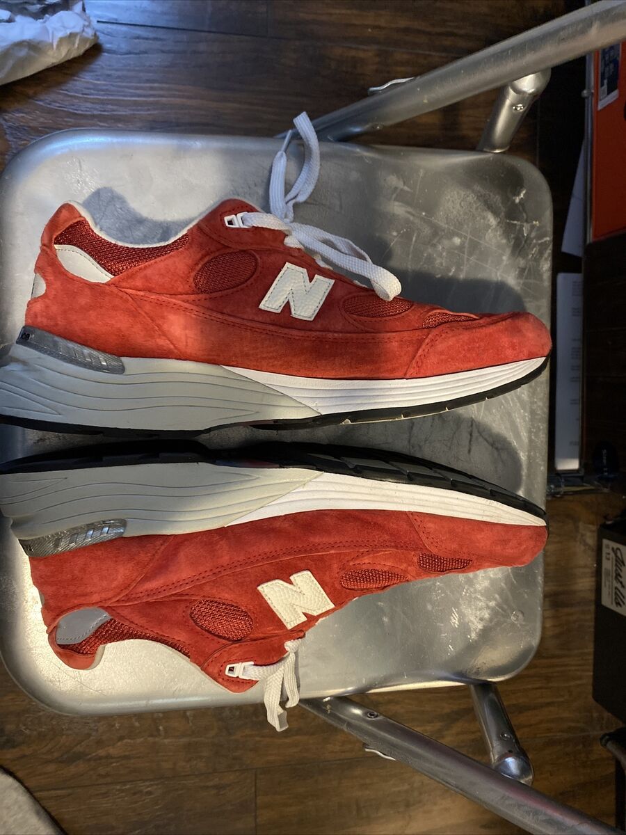 Kith x New Balance 992 Kithmas Red Ronnie Fieg M992KR size Kith x New Balance 992 Kithmas Red Ronnie Fieg M992KR size