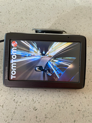 TomTom 4EQ50 Automotive Mountable GPS Navigation 5'' Touchscreen.