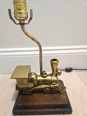 Vintage Brass Railroad Steam Train Model Table Lamp Wooden Base NO SHADE TESTED