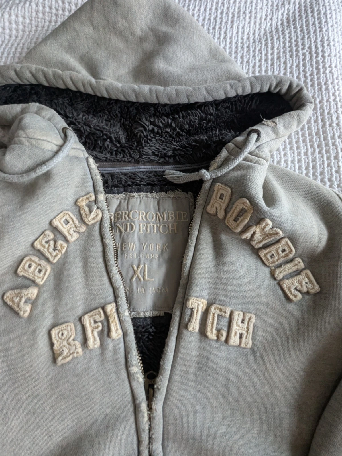 Y2K Abercrombie & Fitch Wolf Jaw Jacket Fur Lined XL Worn Thrashed Hoodie Gray image 2
