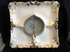 AMSCAN HOME Traditional Square Chip and Dip Serving Tray with Stand 