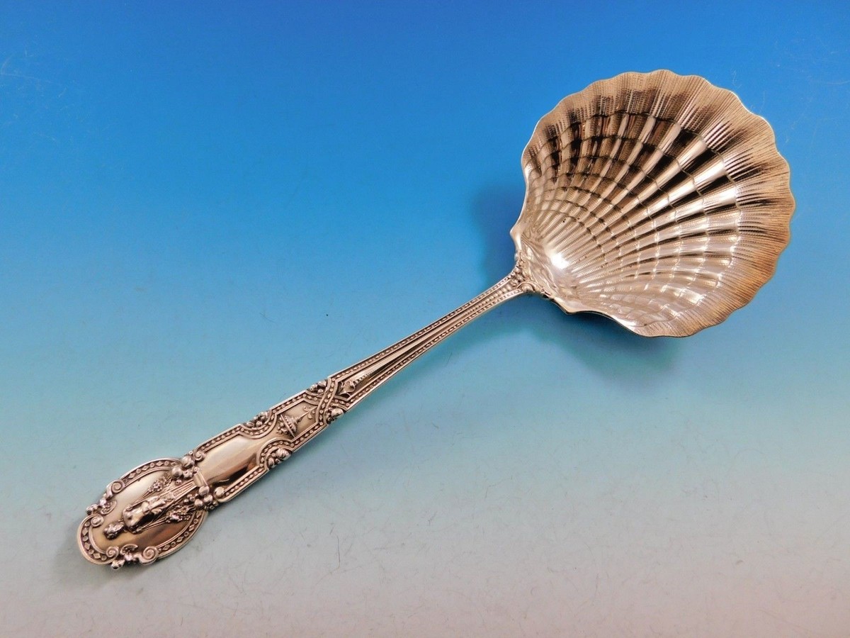 Tiffany & Co. 銀製スプーン 星模様付き Renaissance by Tiffany and Co Sterling Silver Berry Serving