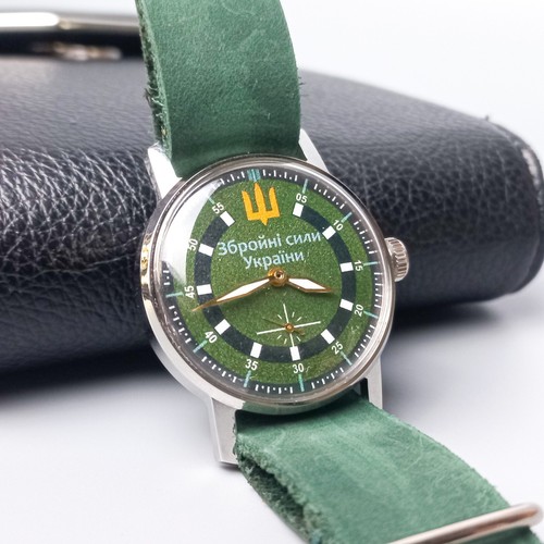 Raro Reloj Hombre Pobeda Vintage Reloj Pulsera Ucraniano Militar Reparado - Imagen 9 de 12