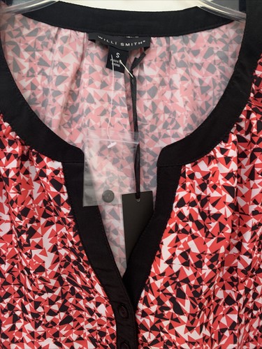 Willi Smith Women Blouse Collarless Pullover Tunic Red Black Print Small NEW - Picture 6 of 6