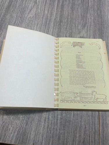 The Cotton Country Collection Cookbook, Junior League, Monroe LA. Vintage 1980s - Picture 9 of 12