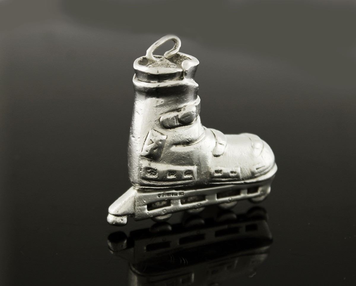 c*読様 中古品　Tiffany & Co. スケートシューズ チャーム c*読様 中古品 Tiffany & Co. スケートシューズ チャーム c*読様