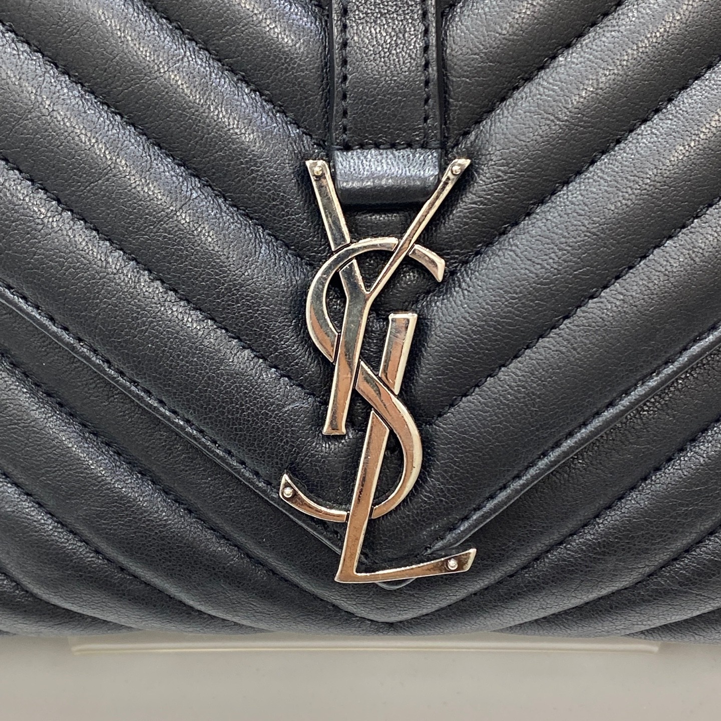 Borsa a tracolla Saint Laurent Monogram College Medium nera 600279 138288781