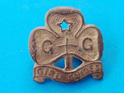 Schönes kleines komplett! Girl Guides Abzeichen gefunden in England ungereinigt Zustand L89