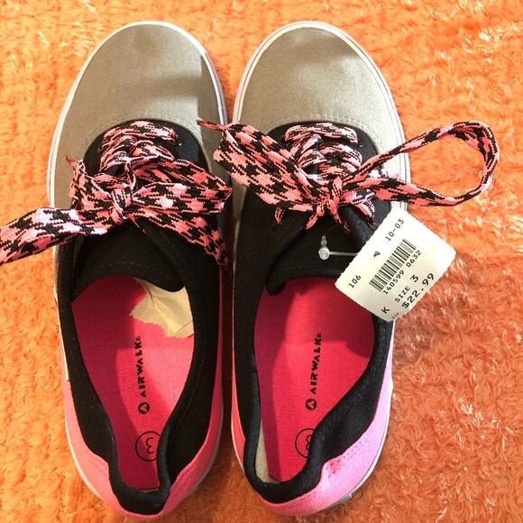 Airwalk Kids Girl&rsquo;s Sneakers Shoes Children's Footwear Black/Pink/Grey Size 3