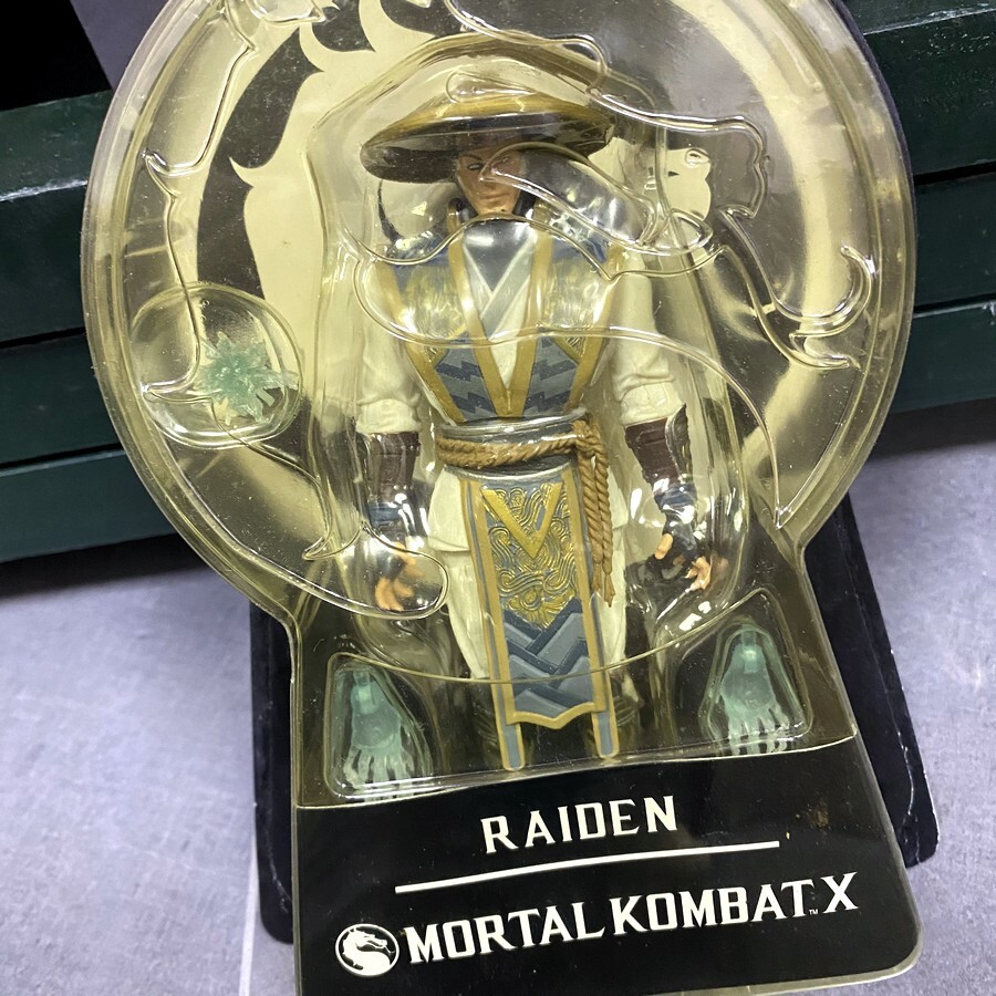 Mezco Toyz Mortal Kombat X: Raiden Action Figure 